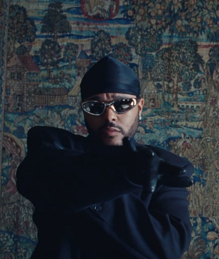 SourceWeeknd's tweet image. The Weeknd is projected to end this year with 10 (TEN) SONGS with over 2 BILLION STREAMS on Spotify . He will be the first artist to do so