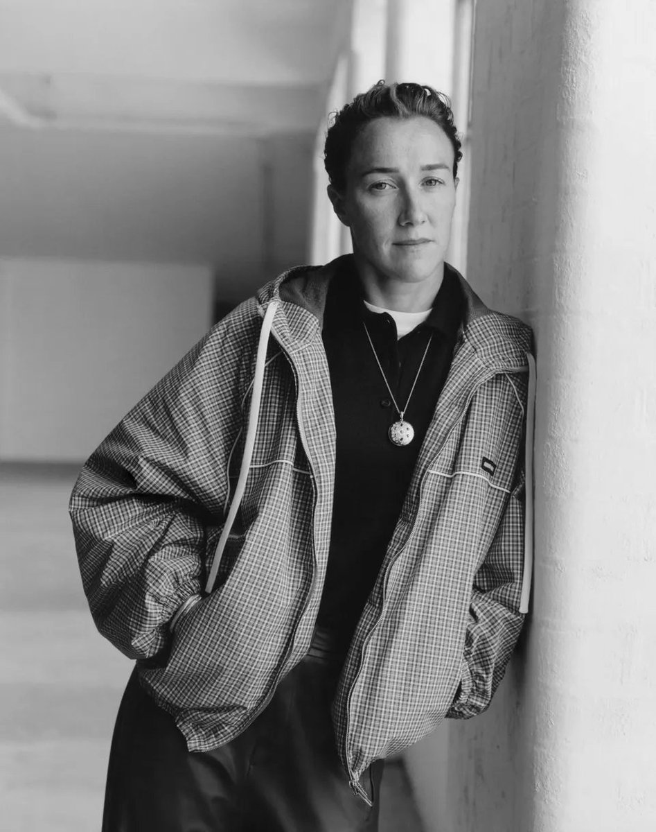 laez_11's tweet photo. 📸 Lucy Bronze
The Vogue 25: Meet The Women Defining Britain In 2025

British Vogue honours 25 of the nation’s most influential women working today. https://t.co/VUgCmFNBTG