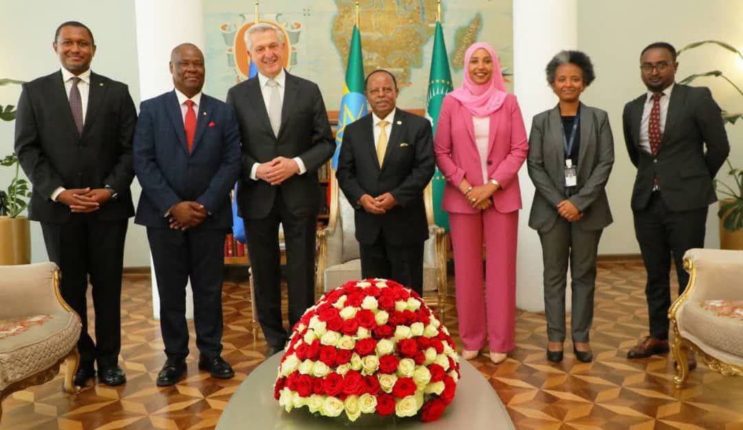 TeybaHassen's tweet image. Today, together with UN High Commissioner for Refugees @FilippoGrandi, I've the privilege to meet Ethiopia's President @TayeAtske. We'd candid discussion on issues of mutual interest & shared responsibility. We've briefed the Pres. abt 🇪🇹's role in hosting huge # of refugees.