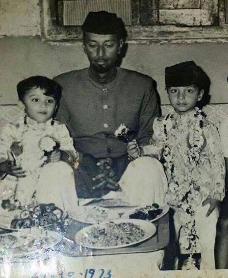 kabirkhan488's tweet image. “इस तस्वीर में ये तीन लोग कौन हैं? 
कोई पहचानता है? 🕵️‍♂️
 #HelpIdentify”

#Iran #Israel #Israel_Enemy_of_Humanity