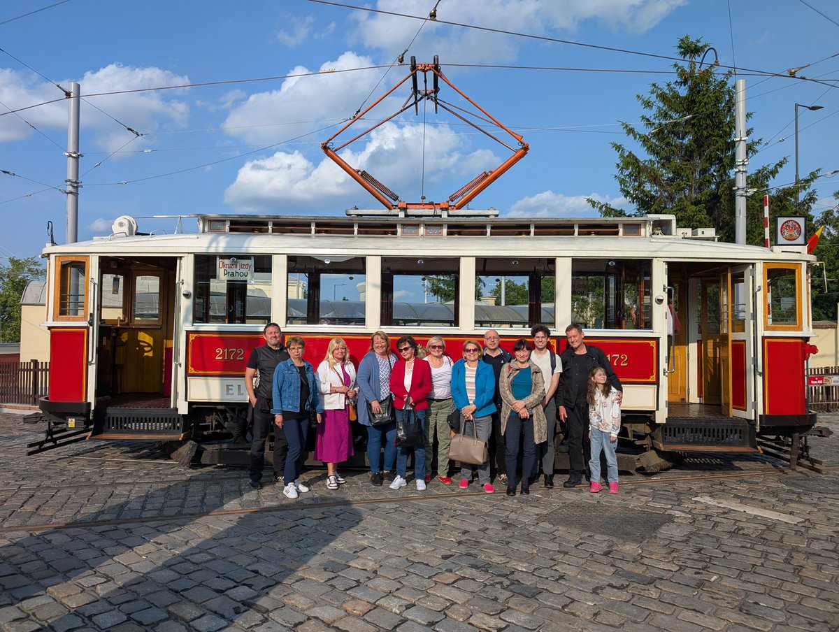 odboryKPS's tweet image. Děkujeme všem, kteří s námi vyrazili na projížďku historickou tramvají! 🚋
Skvělá atmosféra, krásné výhledy a příjemné setkání mimo kanceláře.
Těšíme se zase někdy příště!