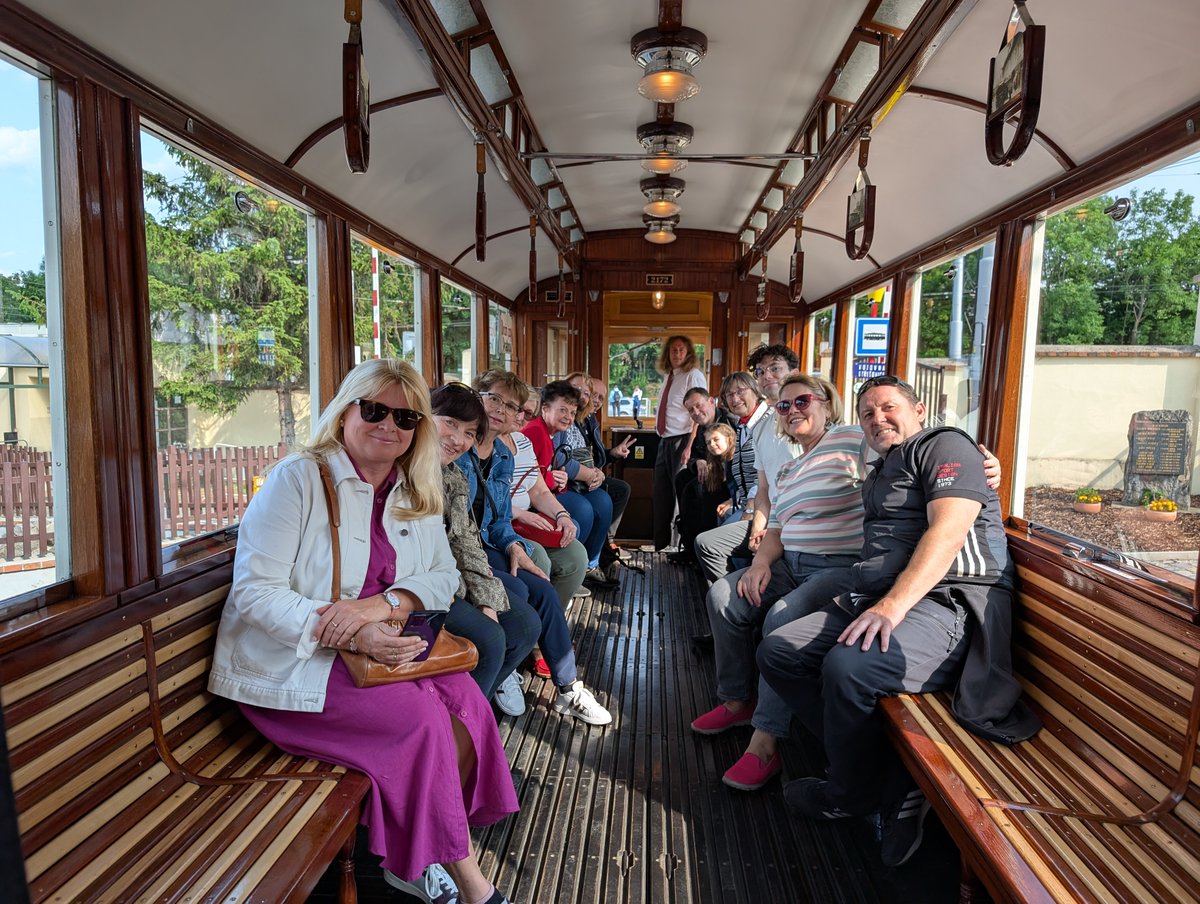 odboryKPS's tweet image. Děkujeme všem, kteří s námi vyrazili na projížďku historickou tramvají! 🚋
Skvělá atmosféra, krásné výhledy a příjemné setkání mimo kanceláře.
Těšíme se zase někdy příště!