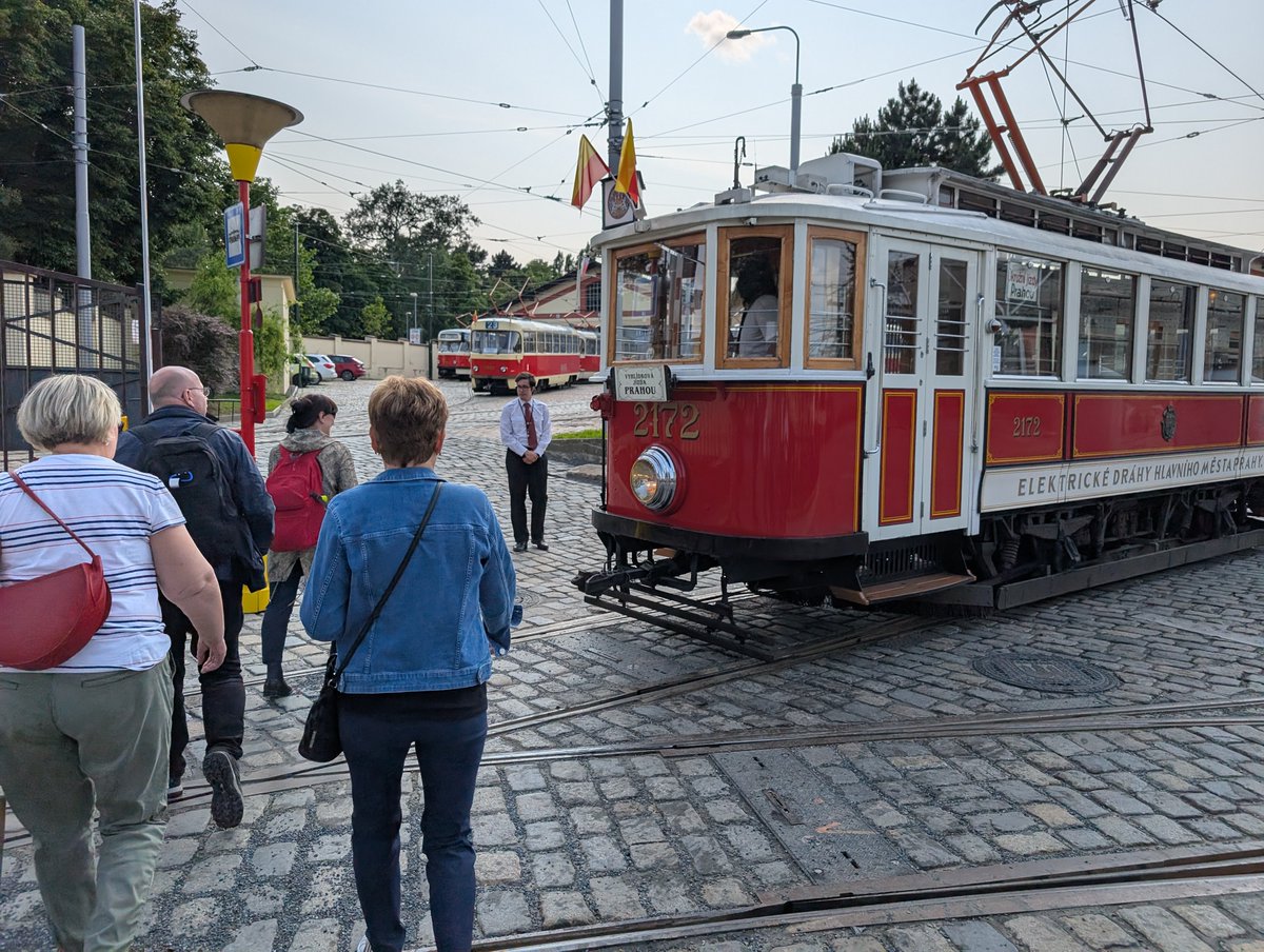 odboryKPS's tweet image. Děkujeme všem, kteří s námi vyrazili na projížďku historickou tramvají! 🚋
Skvělá atmosféra, krásné výhledy a příjemné setkání mimo kanceláře.
Těšíme se zase někdy příště!