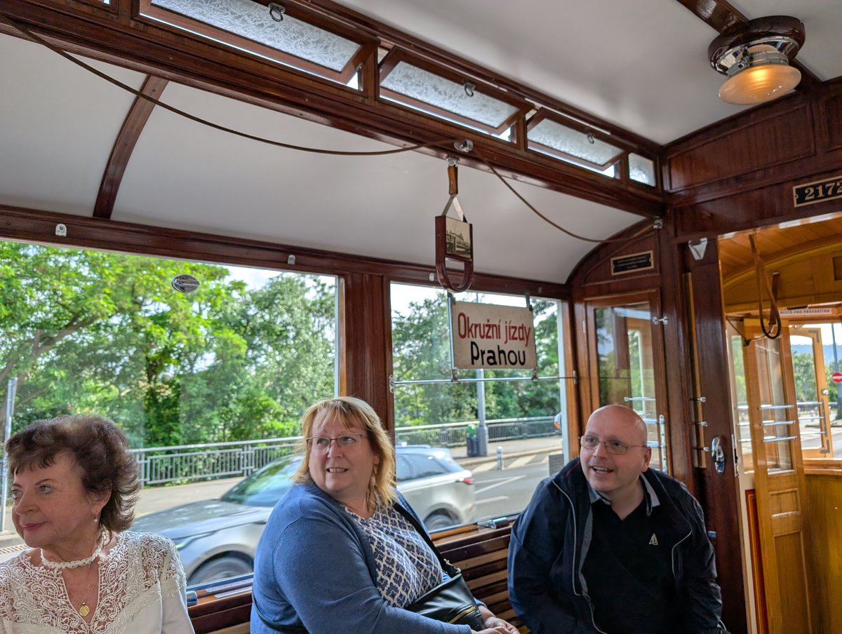 odboryKPS's tweet image. Děkujeme všem, kteří s námi vyrazili na projížďku historickou tramvají! 🚋
Skvělá atmosféra, krásné výhledy a příjemné setkání mimo kanceláře.
Těšíme se zase někdy příště!