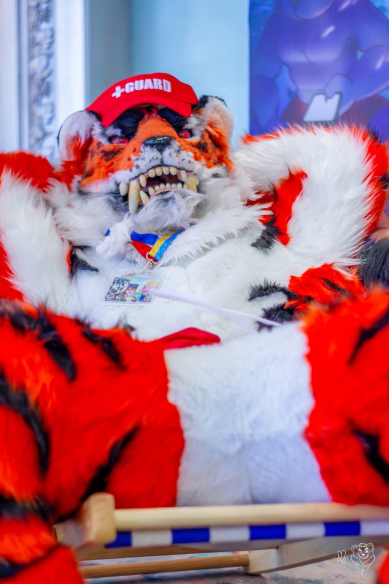 Gin Siberian Tiger 🔜SiamPaws (@gin_amurtiger) on Twitter photo Huh, do you need anything from this lifeguard tiger?
📸 <a href="/hunkuma_fur/">🐻Hunkuma & Mido🦅 🔜🇹🇼Infurnity2025</a>
#siampaws
#FursuitFriday Huh, do you need anything from this lifeguard tiger?
📸 <a href="/hunkuma_fur/">🐻Hunkuma & Mido🦅 🔜🇹🇼Infurnity2025</a>
#siampaws
#FursuitFriday
