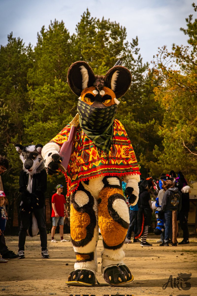 We have some unfinished business...sheriff #FursuitFriday
📷 <a href="/Aki_theWolf/">AkitheWolf</a>