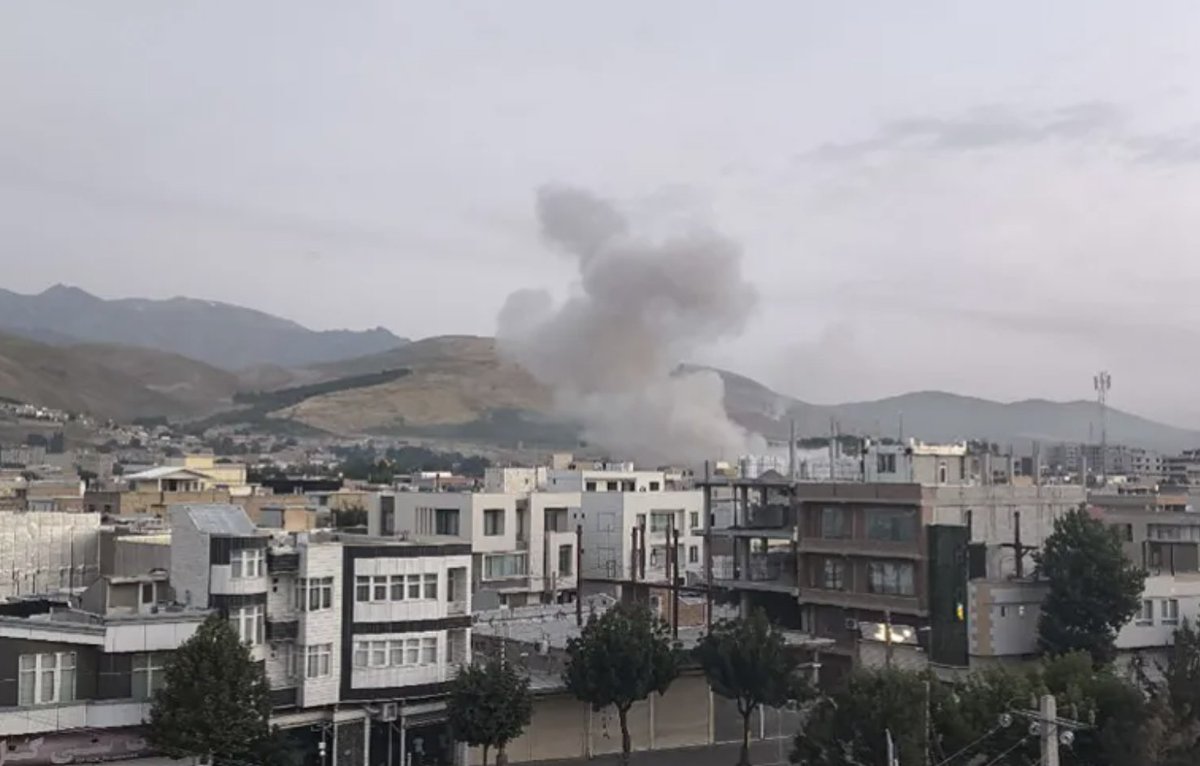 #Iran #Israel #Irak Quelques éléments d’analyse au sujet du contexte des frappes israéliennes de cette nuit, qui me semblent basiques mais que je n’entends ni ne lis dans les médias francophones depuis ce matin (un 🧵) :