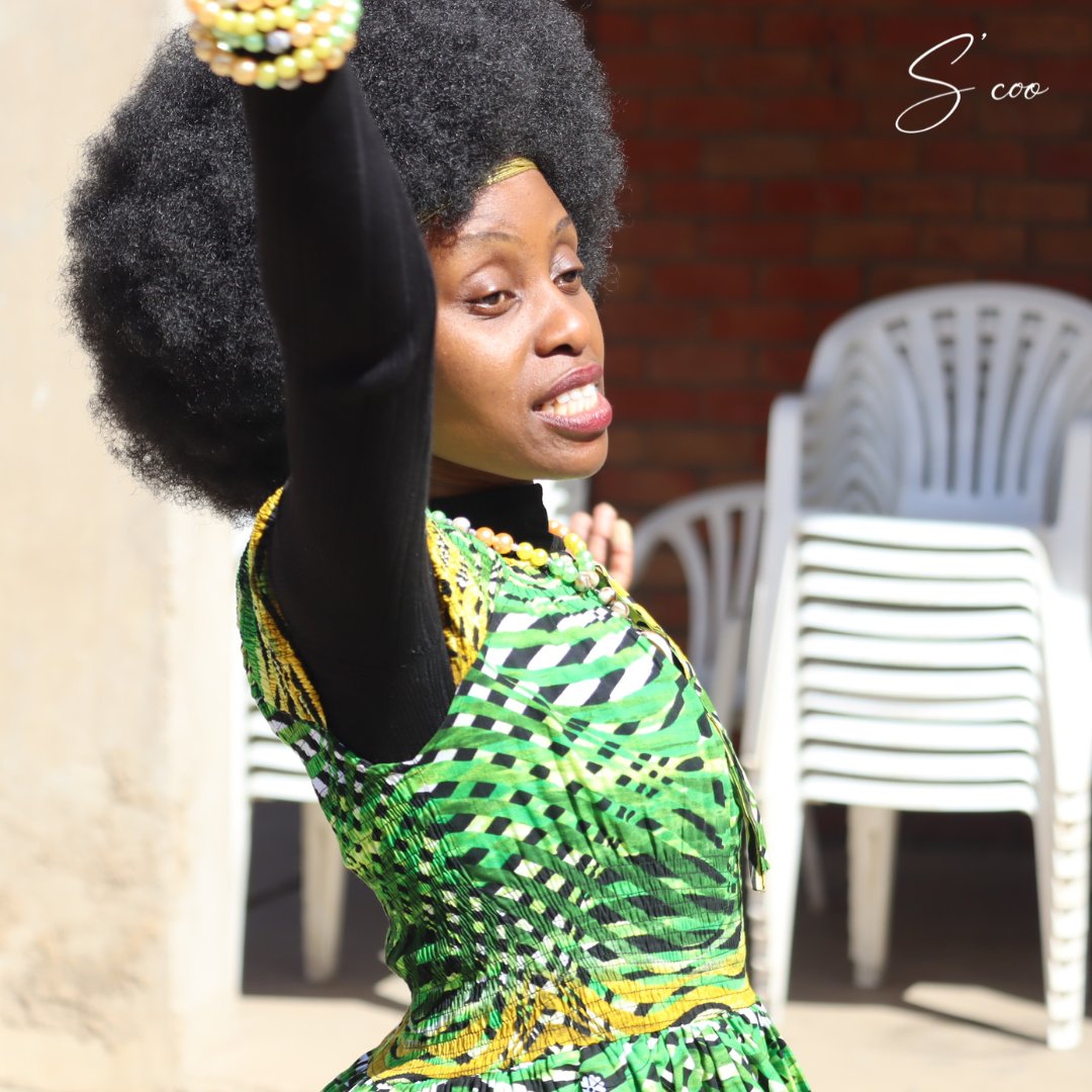 Simplicity is the ultimate sophistication." – Leonardo da Vinci
Wishing you a Friday filled with clear vision and inspired simplicity in all your artistic pursuits. Time to refine!