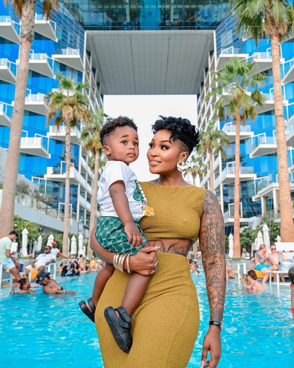 Lamiez with her son 🥹