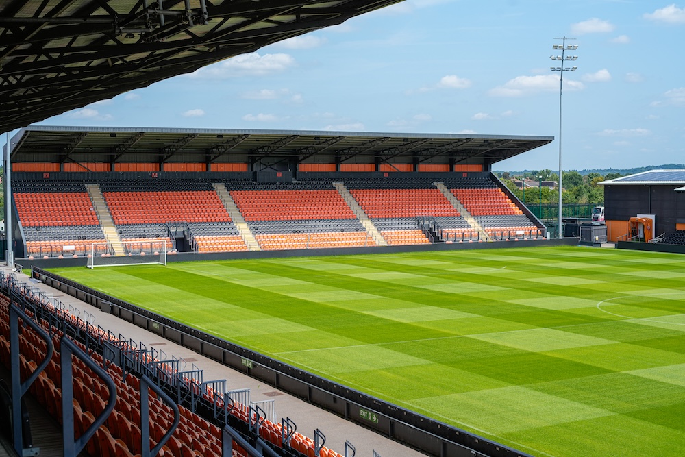 Just look at this absolute carpet.

Can the new season just start already 😫

#BarnetFC 🐝