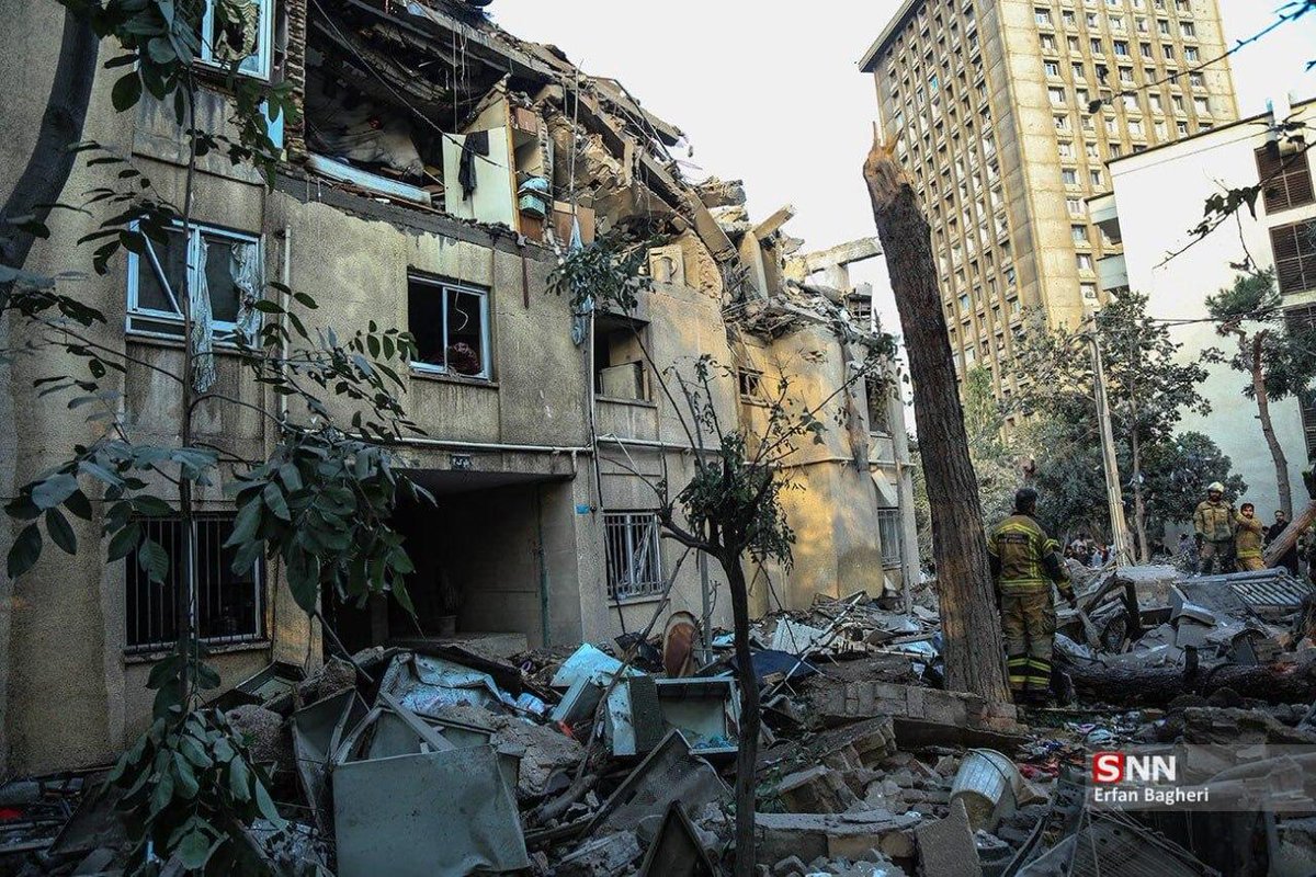 Arvin_madrid's tweet image. حالا فردا بهش پیام میدم آشتی می‌کنیم . 
فردا : 💔