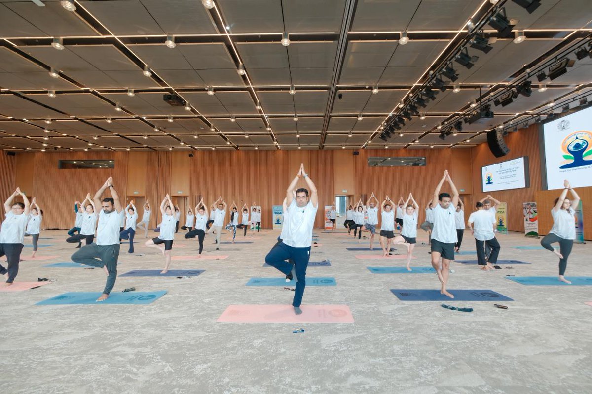 #InternationalDayofYoga2025
#YogaForOneEarthOneHealth 🧘🌍

CG <a href="/PratikMathur1/">Pratik Mathur</a> and Team CGI Shanghai were honoured to have H.E. Ms. Dilma Rousseff <a href="/dilmabr/">Dilma Rousseff</a>, President of New Development Bank <a href="/NDB_int/">New Development Bank</a> and former President of Brazil, join the key #IDY2025 curtain raiser event in