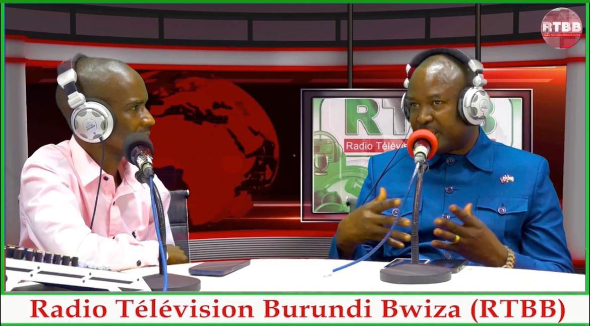 Baranfunze, barankubita nk’isiha ndashaya nzira ineza y’igihugu canje. Reka mbivuge nkiriho ninamara gushengera ntawuzobimvugira kuko kw’ino si ikiziga gikundwa kurusha umuzima.🇧🇮❤️
📺👉🏿: youtu.be/RtUdVw4m9as?si… via <a href="/YouTube/">YouTube</a>
⏺️👉🏿: facebook.com/share/p/1EnNqQ…?