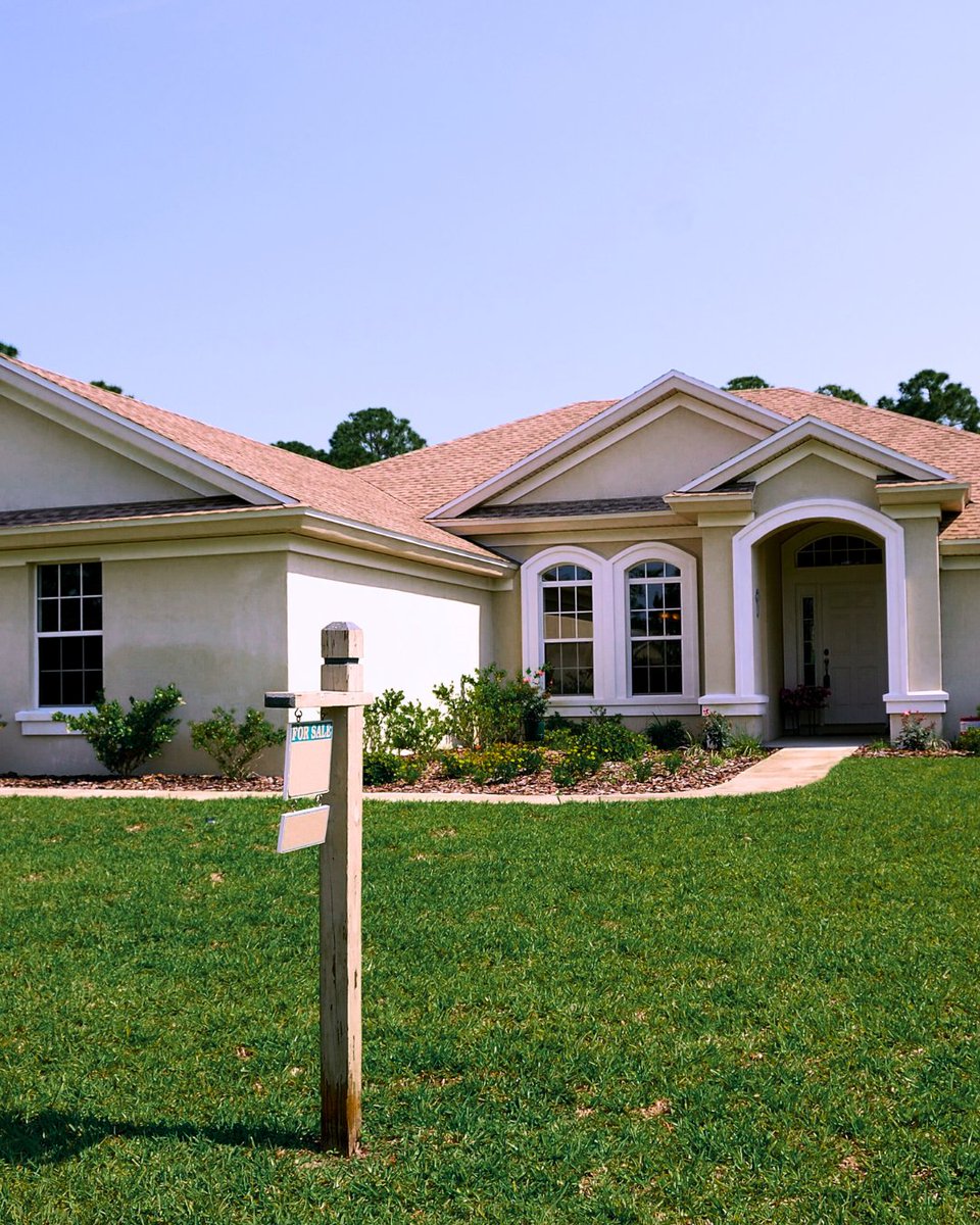 First impressions matter—especially when your home is on the market. 🏡

A lush, green lawn isn’t just beautiful—it can help boost your home’s curb appeal and value.
Find the right turf variety for your yard with The 

👉 theturfgrassgroup.com/find-a-grower/

#curbappeal #realestate