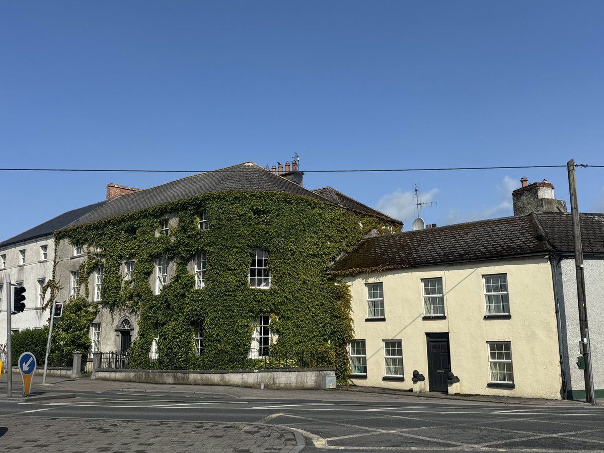 Sunshine means time to continue to paint the benches. If you can help we are meeting at 7pm in the Square