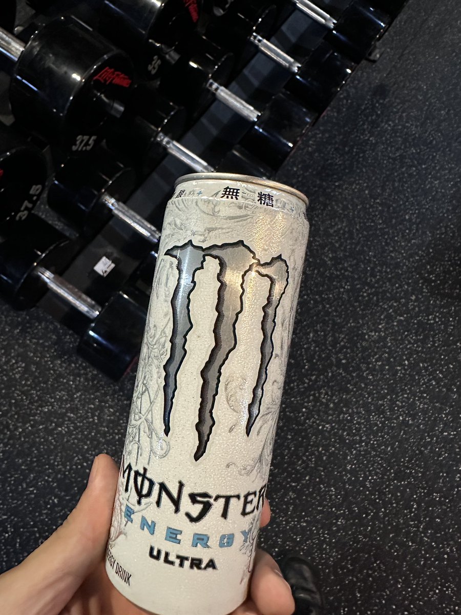 "健身留給我的線條比她的承諾更清晰"