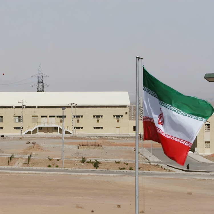 إيران: تلوث إشعاعي داخل #منشأة_نطنز النووية

• تم رصده داخل الموقع فقط ولا مؤشرات على تلوث خارجي

bit.ly/3FX2NYI