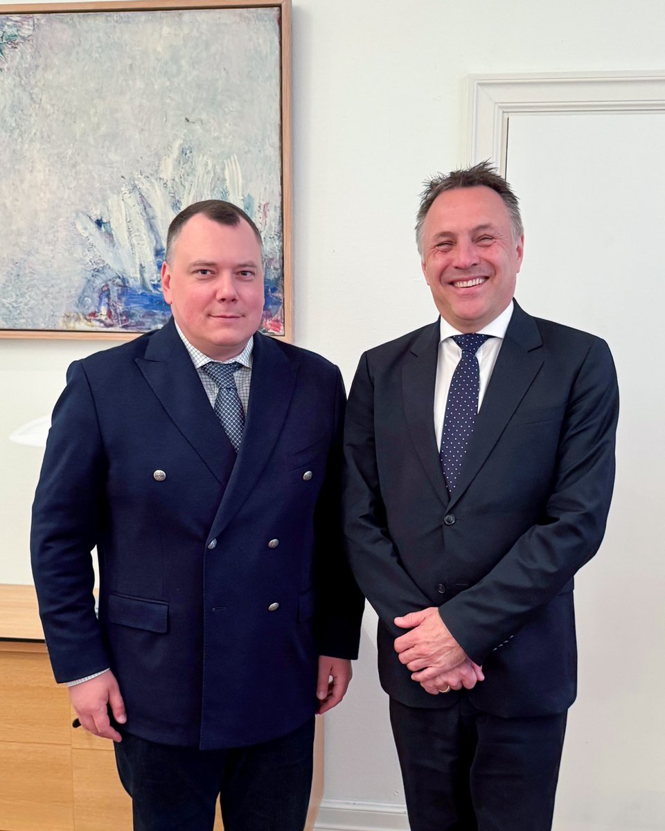 Norwegian Ministry of Defence (@forsvarsdep) on Twitter photo Today Minister of Defence Tore O. Sandvik had a constructive meeting with Ukraine’s new Ambassador to Norway, <a href="/GavryshOleksiy/">Oleksiy Gavrysh</a> 🇺🇦🇳🇴
The two discussed Norway’s continued support for Ukraine’s right to self-defence, including military assistance and long-term security commitments. Today Minister of Defence Tore O. Sandvik had a constructive meeting with Ukraine’s new Ambassador to Norway, <a href="/GavryshOleksiy/">Oleksiy Gavrysh</a> 🇺🇦🇳🇴
The two discussed Norway’s continued support for Ukraine’s right to self-defence, including military assistance and long-term security commitments.