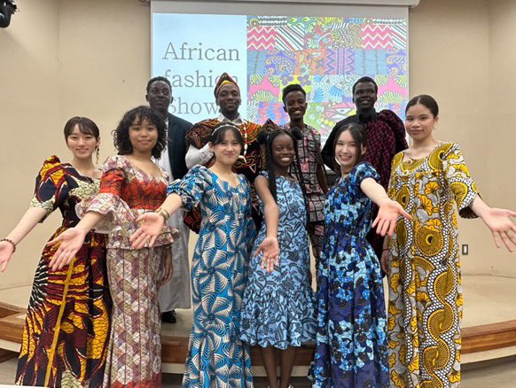 JatoEmma's tweet photo. Sharing our diverse African stories during the African cultural week by using the African wear. African outfits are worn during rites of passage, weddings, funerals, festivals, and spiritual rituals. Also promotes cultural resistance and intercultural communication https://t.co/bCvyaDpkEe