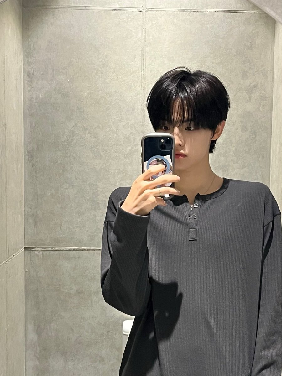 거울모드

#전민욱 #JEONMINWOOK
#CLOSEYOUREYES #클로즈유어아이즈
#클유아 #CYE