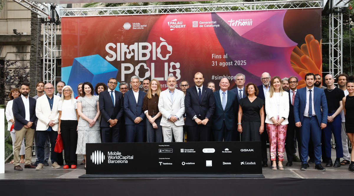 Aquest matí hem inaugurat Simbiòpolis, la nova exposició de <a href="/MWCapital/">Mobile World Capital Barcelona</a> al @PalauRobert 🌱💻
Una proposta que apropa l’esperit del #MWC a la ciutadania i convida a imaginar les ciutats del futur des de la sostenibilitat, la tecnologia i la inclusió.

Amb <a href="/jaumecollboni/">Jaume Collboni</a>,