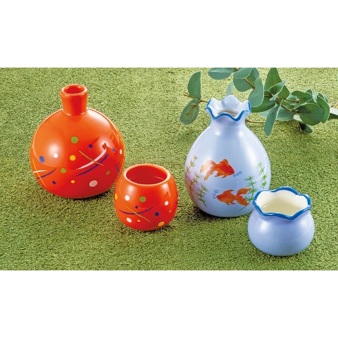 🍶夏、来たる。
金魚鉢が…まさかの酒器に転生！？
その名も《とっくり＆おちょこセット 金魚鉢》。

涼しげすぎて脳がキーンする。
冷酒を注げば、そこはもう夏祭りの夜。
#酒飲みの美学、ここに極まれり。

🛒詳細はコチラ👇
vvstore.jp/products/detai…
#ヴィレヴァン #金魚鉢 #とっくり #晩酌セット