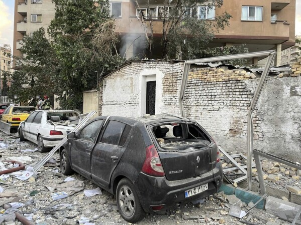IslooInsider's tweet photo. 🚨 Friendship or betrayal?
Amid Israeli strikes on Iran, the real-time intelligence behind the attacks raises tough questions.
🇮🇳 RAW’s covert role under the guise of development projects in Iran is no longer hidden.
#Iran #Israel #India #RAWExposed #FalseFriend https://t.co/76SWSnkQtc