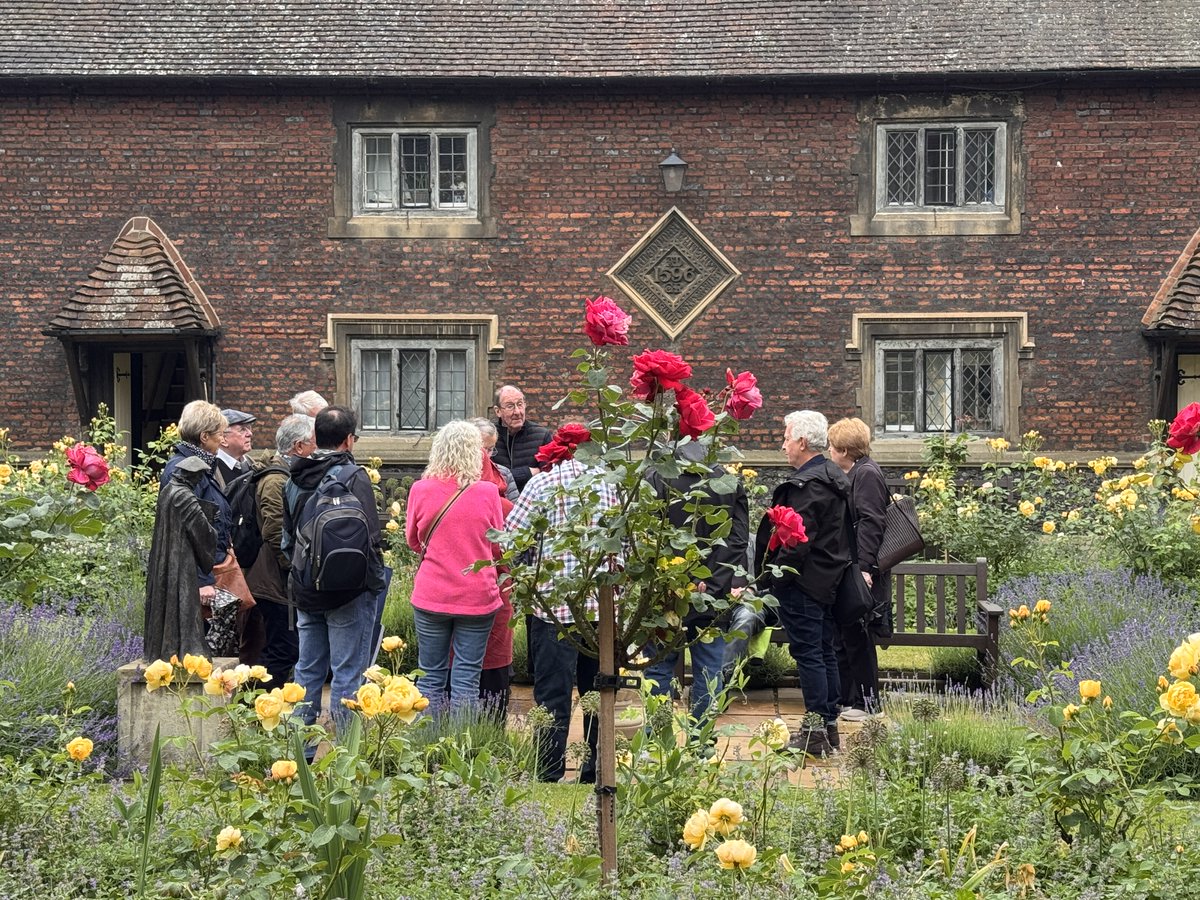 A STEP BACK IN TIME: ALUMNI TOUR OF THE WHITGIFT ALMSHOUSES

We were delighted to welcome a group of 13 alumni, along with their partners and friends, for a guided tour of the historic Whitgift Almshouses in the heart of Croydon.