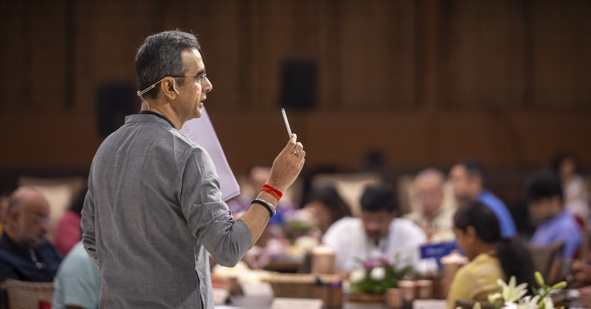 SadhguruAcademy's tweet image. Presence &amp;amp; Perception - watchwords that can make and break brands. Think about a famous brand – what&apos;s the immediate feeling or image it evokes?

In this engaging session with Ashutosh Pandey, Chief Business Officer, Mahindra Holidays - and the Facilitator of Human Is NOT a…