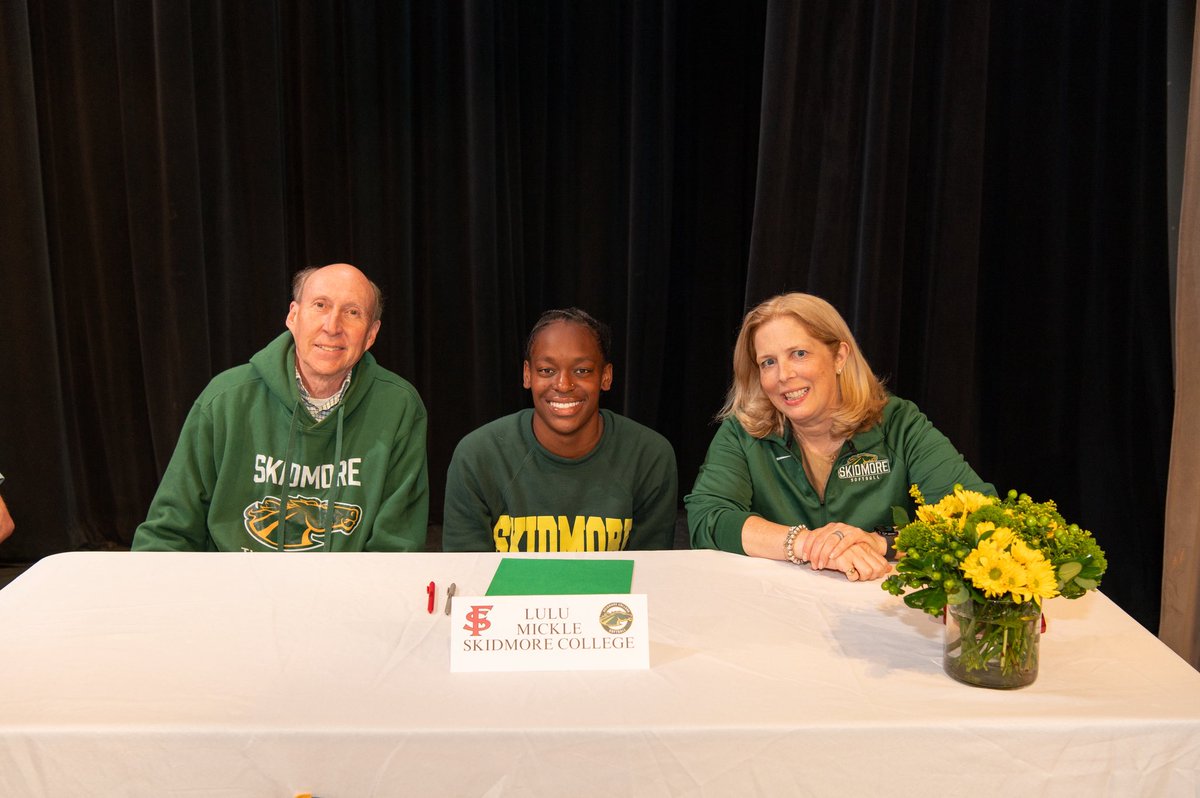 Next up — meet Lulu Mickle!
From Baltimore, MD, Lulu will wear #15 as a true utility player, contributing in the outfield, middle infield, and at third base.
We’re excited to welcome you to Skidmore, Lulu! 🐎💚💛
#SkidmoreSoftball #GoTbreds