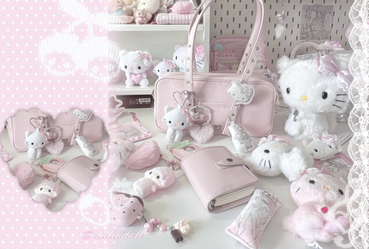 : ¨ ·.· ¨ :
 `· .  What’s in my bag 🐰ྀི 🤍 💭