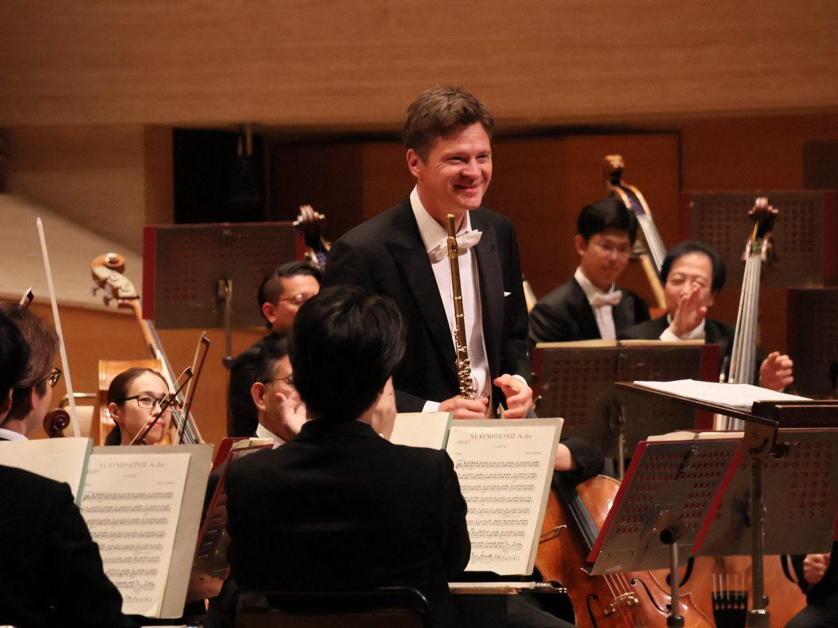 NHKSO_Tokyo's tweet photo. 【N響 本日の #アンコール】
第2040回 定期公演 Bプログラム 2日目
2025年6月13日(金)
#サントリーホール

#N響 #nhkso #KarlHeinzSchütz #Ibert

#イベール／無伴奏フルートのための小品

フルート：#カール・ハインツ・シュッツ

[Today's Encore]
Ibert / Pièce pour Flûte seule

Flute: Karl-Heinz Schütz