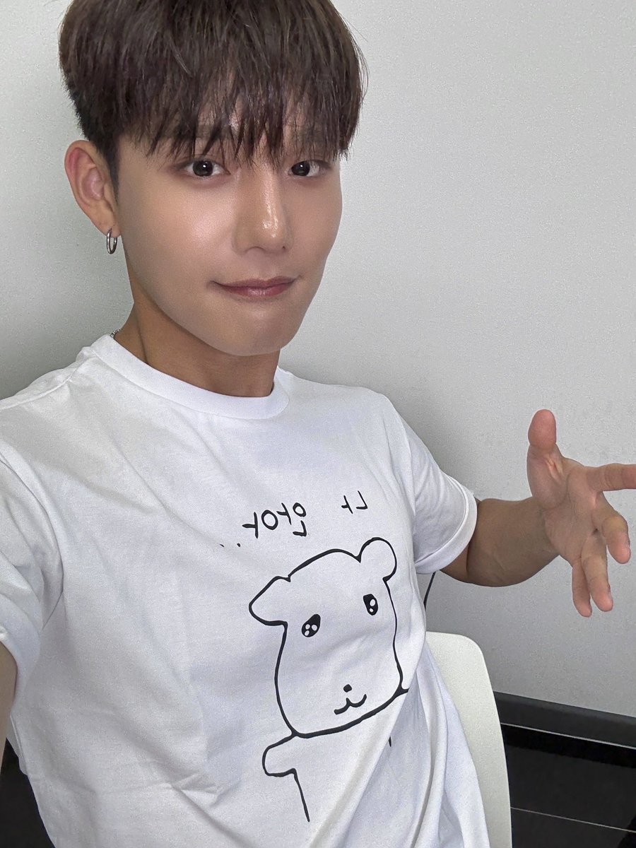 CIX_twt's tweet photo. 나 안아..

#CIX #FIX #승훈 #김승훈 #내편들  #KIMSEUNGHUN #SEUNGHUN #スンフン https://t.co/Fekn8kXOPw