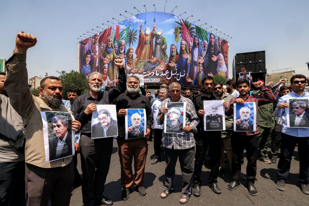 Rédaction de France Culture (@fc_actu) on Twitter photo Israël attaque l'Iran : quelles causes, quels effets ?
Se dirige-t-on vers une guerre ouverte entre les deux ennemis historiques ?
Récit, réactions et analyse notamment du spécialiste de la région Jean-Loup Samaan.
radiofrance.fr/franceculture/… Israël attaque l'Iran : quelles causes, quels effets ?
Se dirige-t-on vers une guerre ouverte entre les deux ennemis historiques ?
Récit, réactions et analyse notamment du spécialiste de la région Jean-Loup Samaan.
radiofrance.fr/franceculture/…
