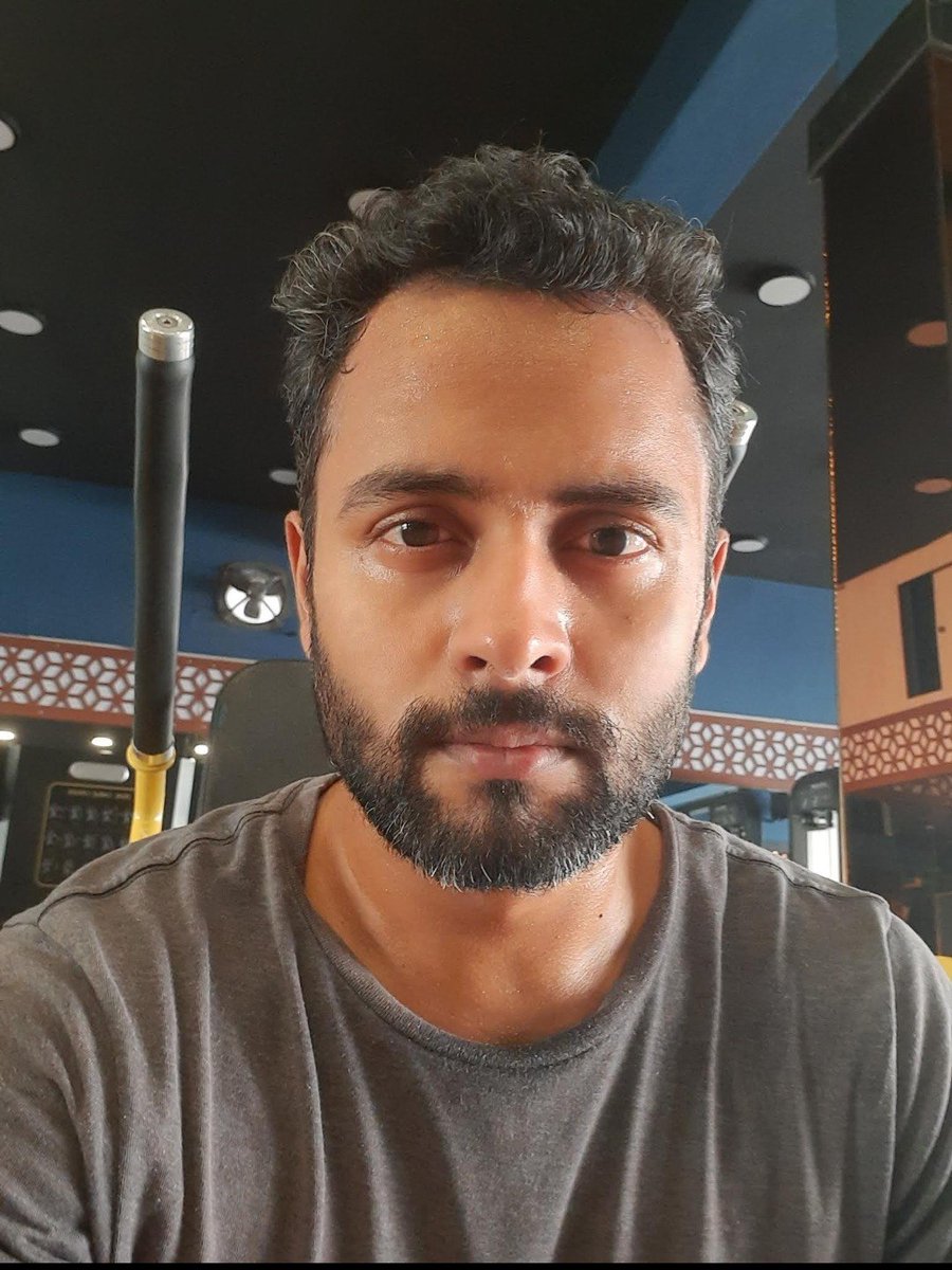 Injury recovery days. Do I look weak here?