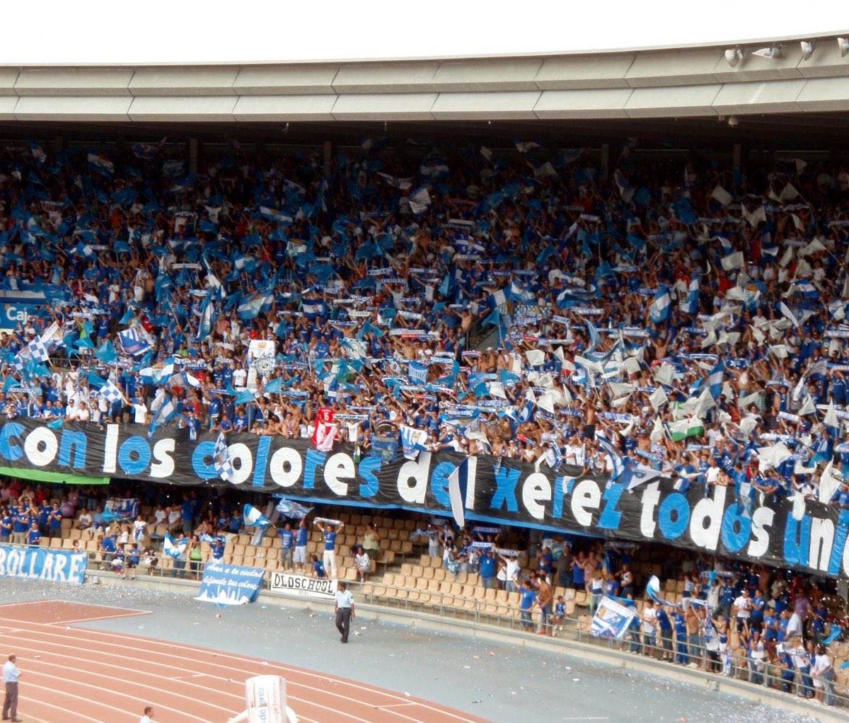 Segunda Federación (@segunda_rfef_) on Twitter photo 🔵⚪️ EL XEREZ CD DEBE SER CARNE DE FÚTBOL PROFESIONAL
🤤 Ojalá ver pronto al <a href="/XerezCD_OFICIAL/">Xerez Club Deportivo</a> en categorías más altas.
🤠 Una afición, un estadio y una ciudad de primera no puede estar en este pozo.
🫂 Con ganas de viajar a Chapin y disfrutar de su gente.
#SegundaFederación 🔵⚪️ EL XEREZ CD DEBE SER CARNE DE FÚTBOL PROFESIONAL
🤤 Ojalá ver pronto al <a href="/XerezCD_OFICIAL/">Xerez Club Deportivo</a> en categorías más altas.
🤠 Una afición, un estadio y una ciudad de primera no puede estar en este pozo.
🫂 Con ganas de viajar a Chapin y disfrutar de su gente.
#SegundaFederación