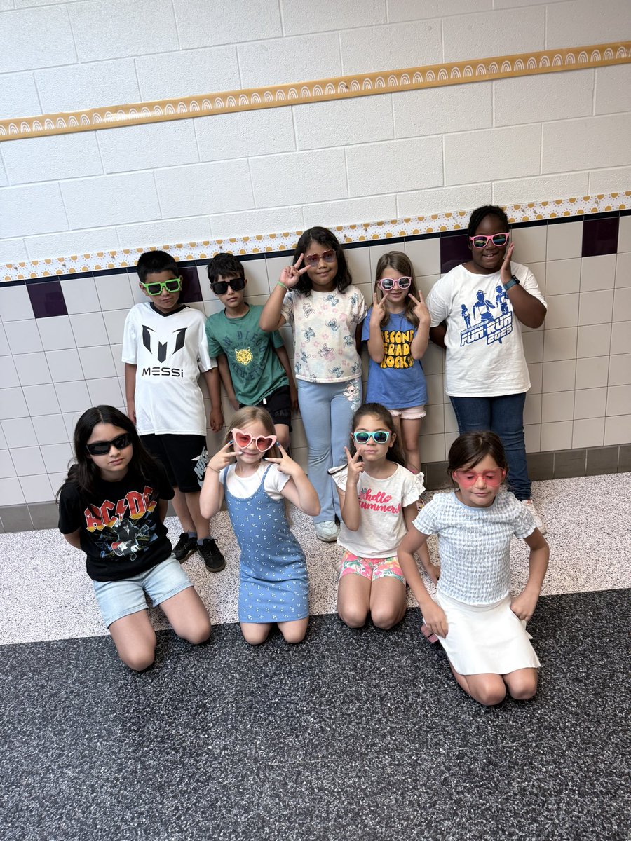 MissElizabethB tweet media