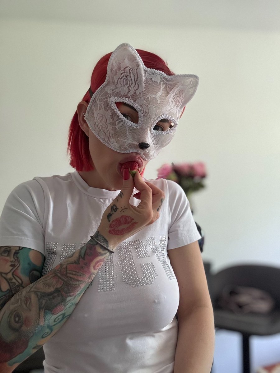 RedFoxy_Amy's tweet photo. Where the cake ended up?
Let’s just say… the kitchen wasn’t the only place that got messy. 😏🍰🦊

See the full baking chaos in my Foxy Den – link in bio 💋
#RedFoxyAmy #SweetMess #FoxyGirl #MiniSkirtTrouble https://t.co/CSRDHcZJPG