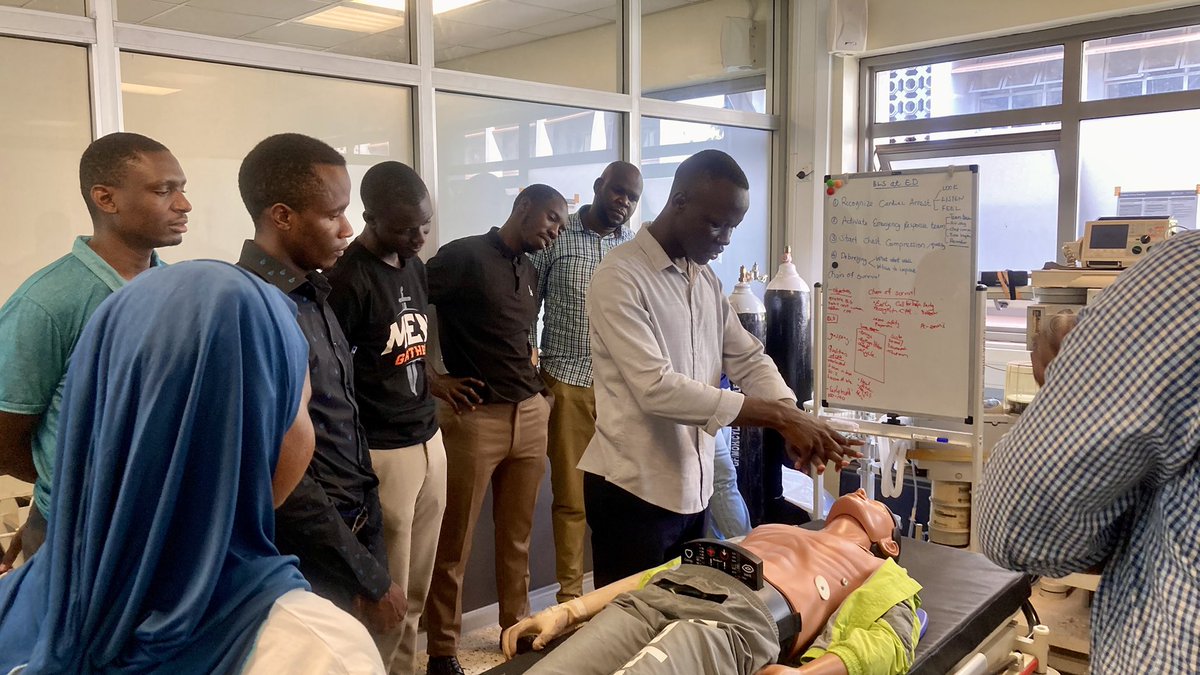 EM Makerere (@emmakerere) on Twitter photo Basic Life Support training for the medical students on elective placement by <a href="/mrshiine3/">abdir_abdulle</a>, <a href="/DrJoeAh/">Ahimbisibwe Joseph</a> & <a href="/drasiimire/">eliza256</a>
<a href="/Seed_Global/">Seed Global Health</a> <a href="/seedug_learning/">Seed Global UG Training Hub</a> Basic Life Support training for the medical students on elective placement by <a href="/mrshiine3/">abdir_abdulle</a>, <a href="/DrJoeAh/">Ahimbisibwe Joseph</a> & <a href="/drasiimire/">eliza256</a>
<a href="/Seed_Global/">Seed Global Health</a> <a href="/seedug_learning/">Seed Global UG Training Hub</a>
