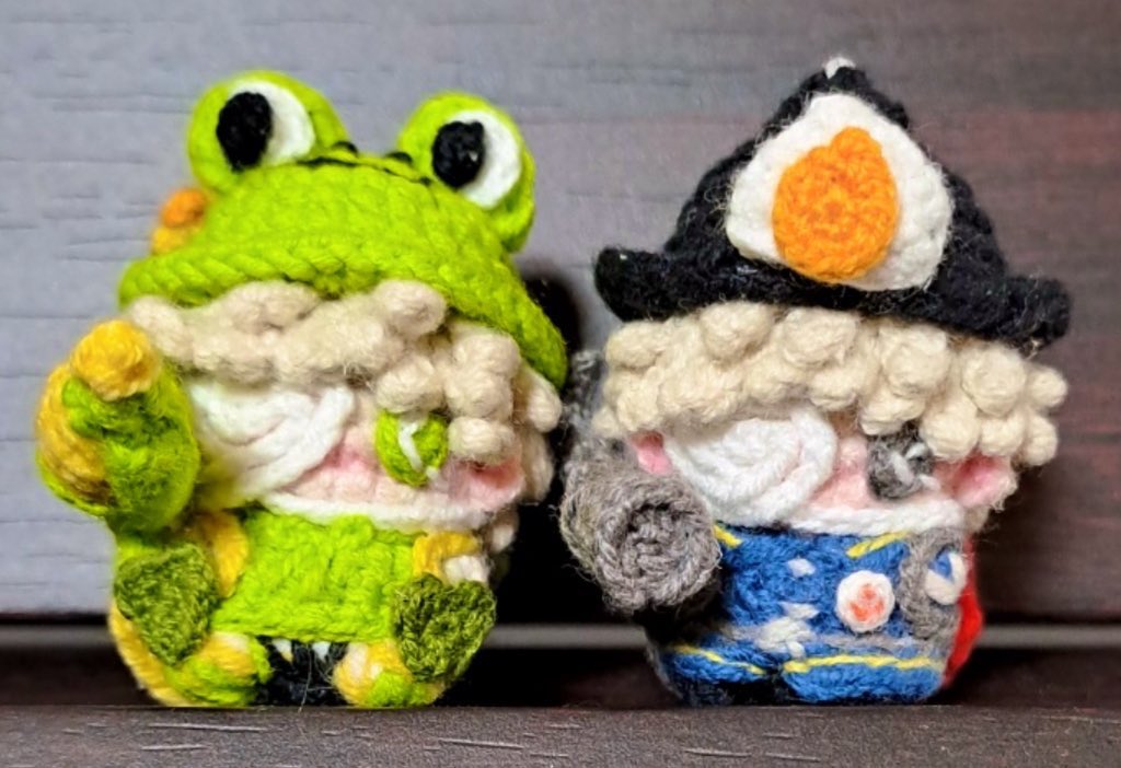 옆에서 툭 치면 데굴데굴굴러가게생겻잖아 
귀여워