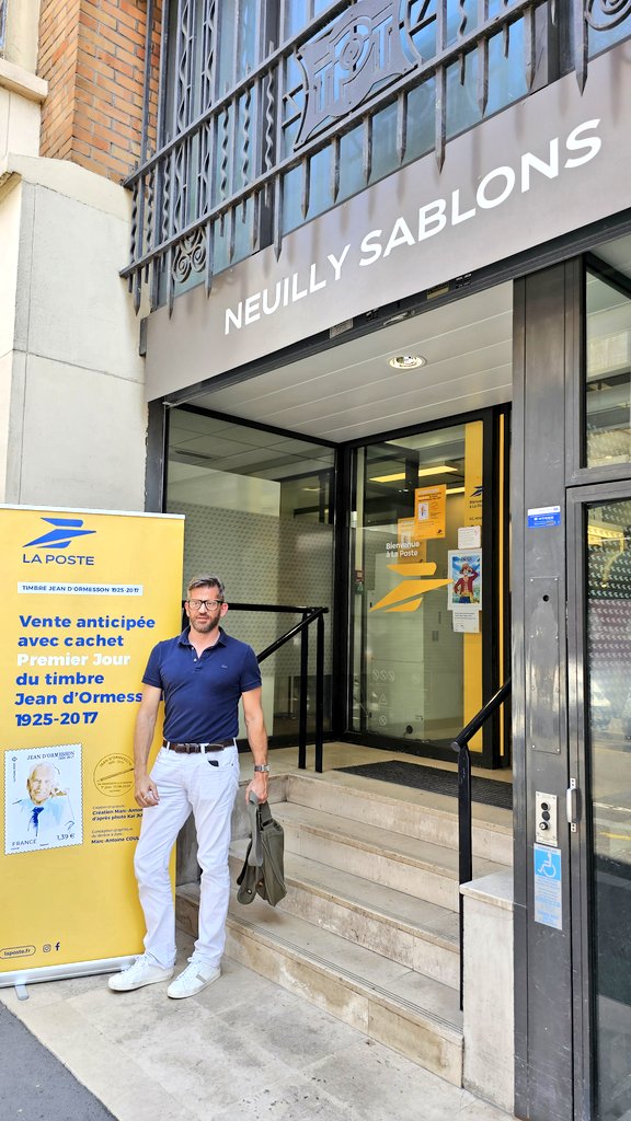 En direct du bureau de poste de Neuilly Sablons (92)
Lancement en avant-première du #timbre Jean d'Ormesson
Avec séance de dédicaces 
✒️ de Françoise d’Ormesson et l'artiste Marc-Antoine Coulon de 14h à 16h
Un timbre "épatant" !
<a href="/LPNews_IDF/">La Poste Groupe IDF</a> 
<a href="/VilledeNeuilly/">Ville de Neuilly</a>