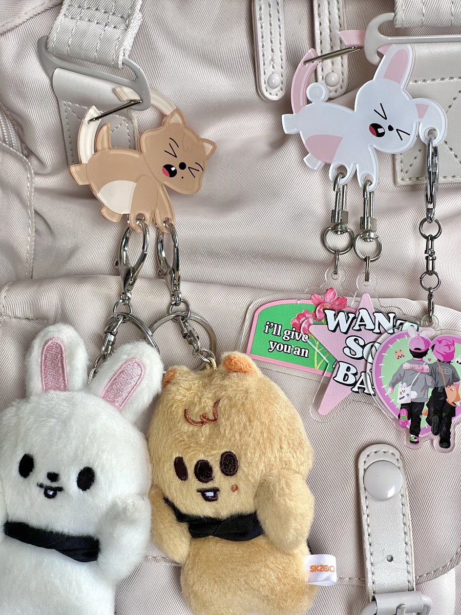 uhhanji's tweet photo. 🌸🧩 … skzoo carabiners
everything byu batch 5 pre order 🔜

pls be gentle, it’s their first day at work 🤓 https://t.co/GPl1DqtoSQ