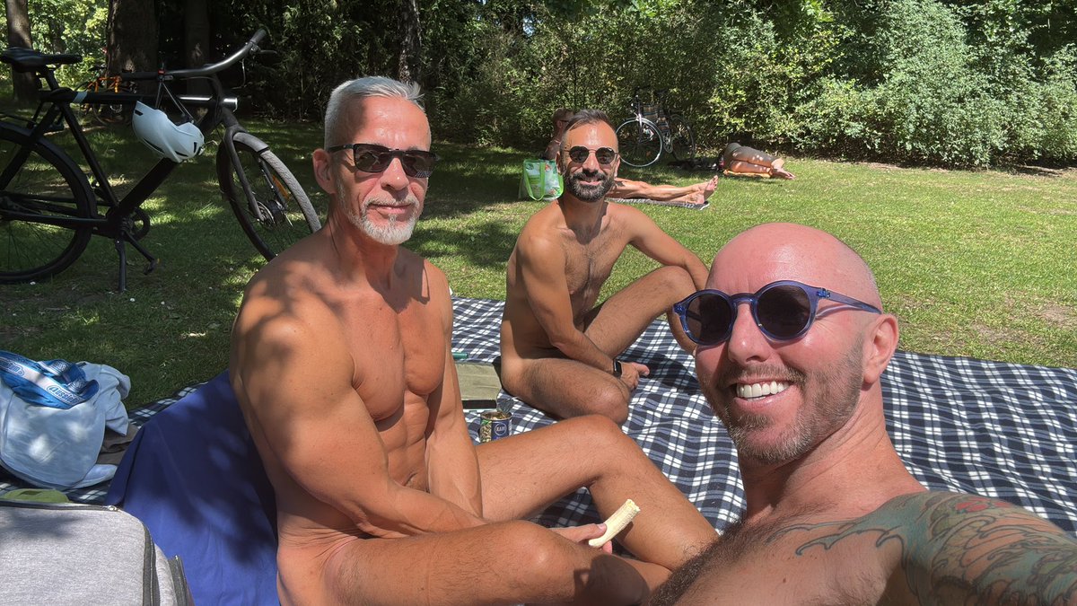 Park day with <a href="/Paul_XIT/">PaulXIT 🇮🇹BERLIN 12-18 june</a> and <a href="/SilverfoxBLN/">SilverfoxBLN</a>