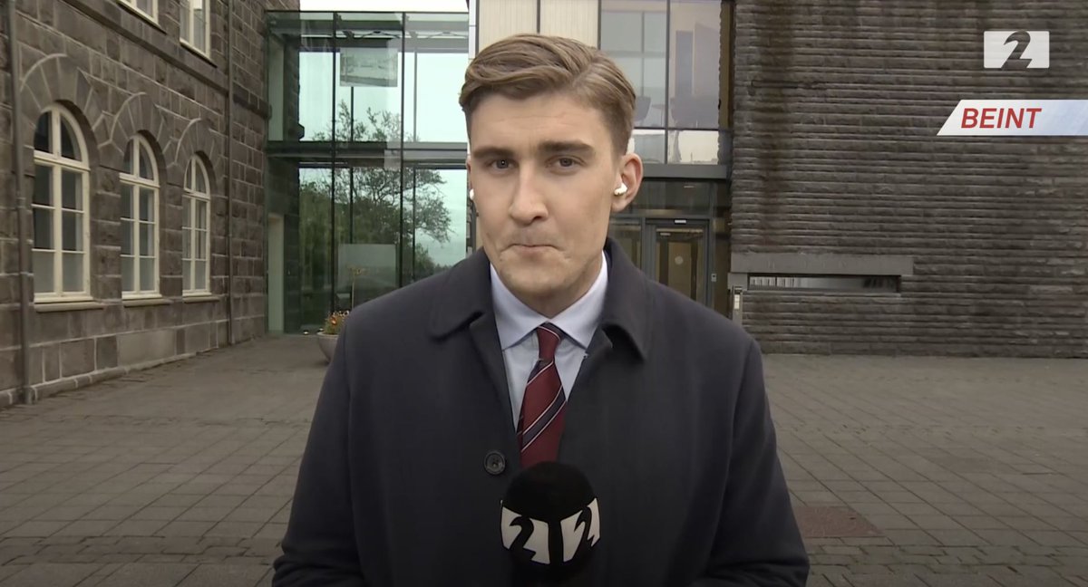 Þeim stórmerka fjölmiðli Stöð 2, sem kveður nú sviðið að nafninu til, helgaði ég starfskrafta mína um nokkurra ára skeið í frábærum hópi og fékk þar tækifæri sem ég mun kunna að meta ævina á enda.

Eins og sannast núna, er saga Stöðvar 2 er saga linnulausra tæknibreytinga sem