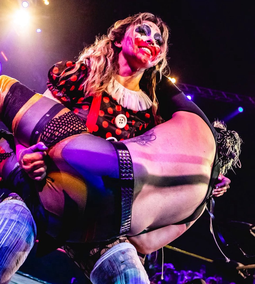 ABU AL AIZ 😘 (John Black) Q8 tweet media