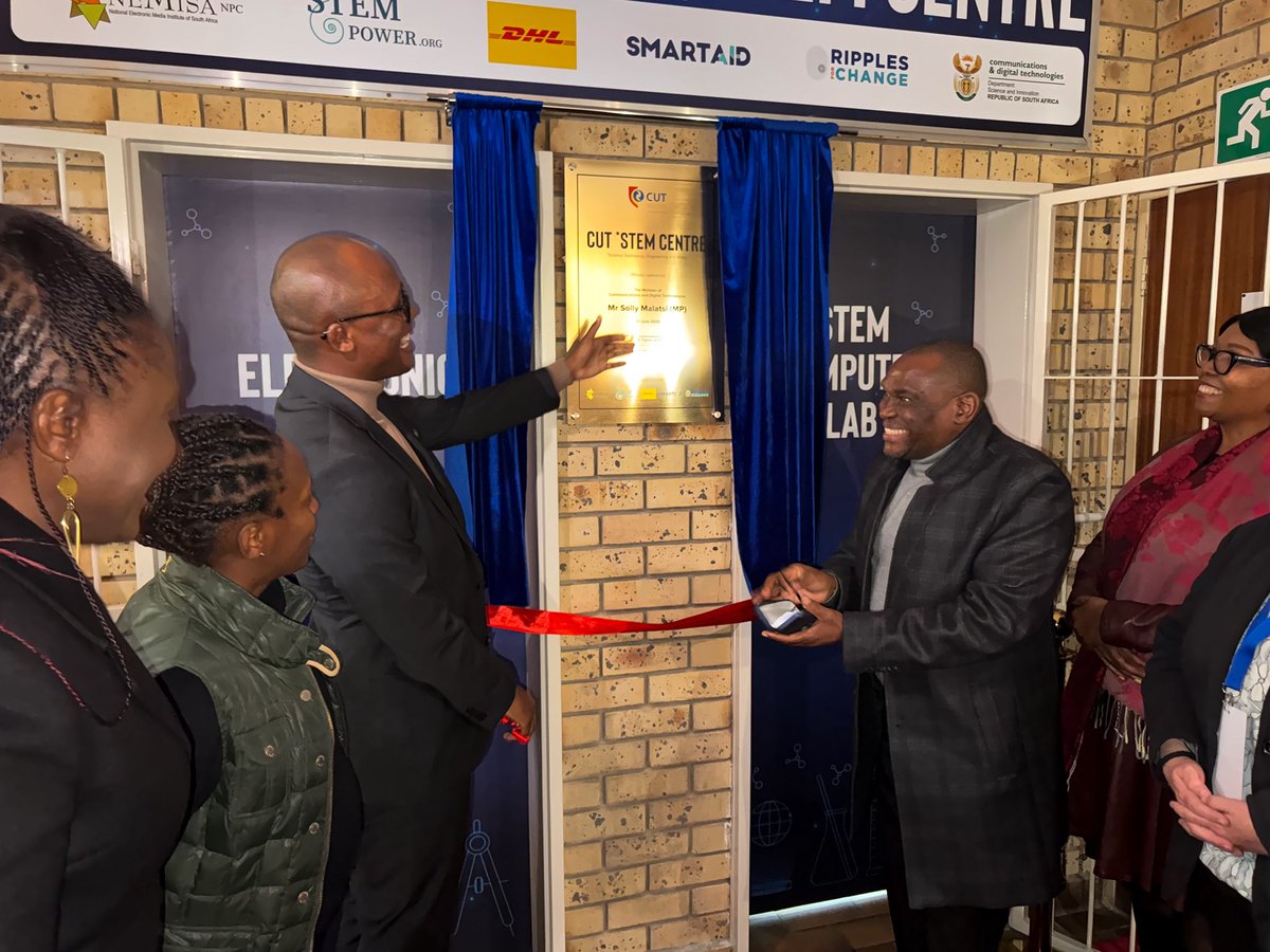 SollyMalatsi's tweet photo. Today we launched a new STEM Lab at @cutfsonline as part of our continued drive to expand digital infrastructure and ensure young South Africans have access to meaningful opportunities.

The lab is equipped with a computer centre, robotics kits, and cellphone repair stations to help students and the surrounding community develop future-ready skills.

Thank you to our partners @NEMISA_, @stempowerusa, @smartaidint, Ripples for Change and @DHLAfrica for making this possible.