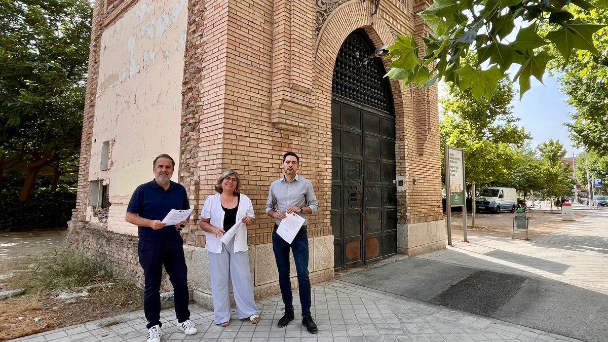 Hoy hemos presentado una moción a #plenoGR para impulsar la creación de programas educativos sobre Memoria Democrática en los centros escolares de la ciudad

<a href="/anamu67/">Ana Muñoz</a> destaca que la propuesta se enmarca en el cumplimiento de las leyes vigentes

granadapsoe.com/el-psoe-eleva-…