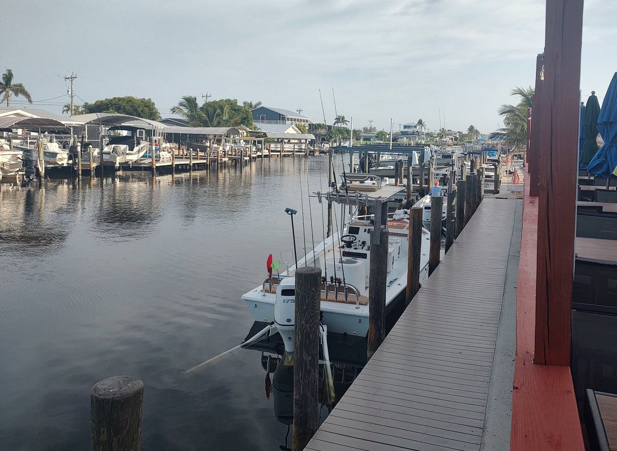 Good morning, world! I wonder how the peons are spending their Friday?