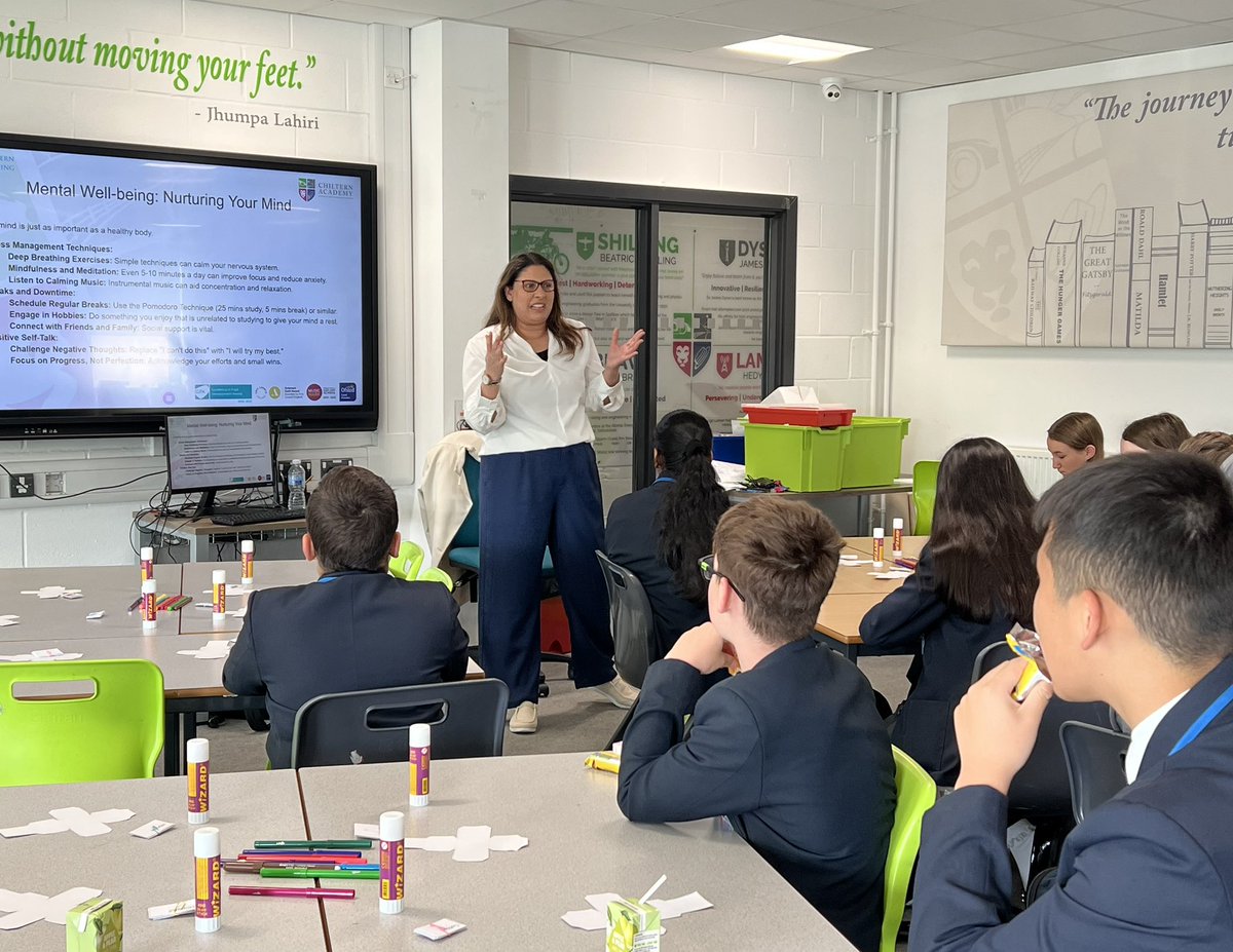ChilternMMA's tweet image. This week’s MMA session focused on supporting pupils’ mental wellbeing and helping them manage their high expectations 📈🧠. Students had the chance to create positive affirmation boxes, encouraging them to reflect on and celebrate their unique strengths 💪🏼.
#MMABreakfast