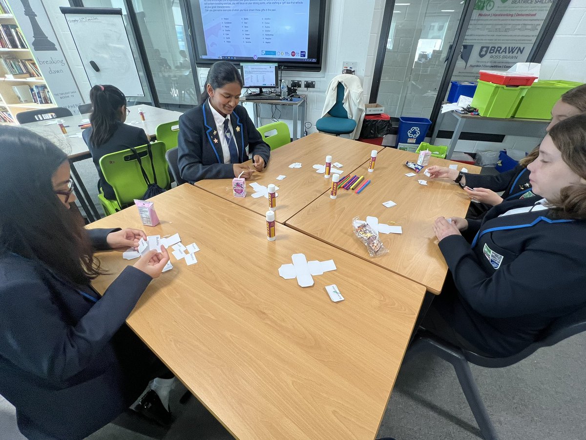 ChilternMMA's tweet image. This week’s MMA session focused on supporting pupils’ mental wellbeing and helping them manage their high expectations 📈🧠. Students had the chance to create positive affirmation boxes, encouraging them to reflect on and celebrate their unique strengths 💪🏼.
#MMABreakfast